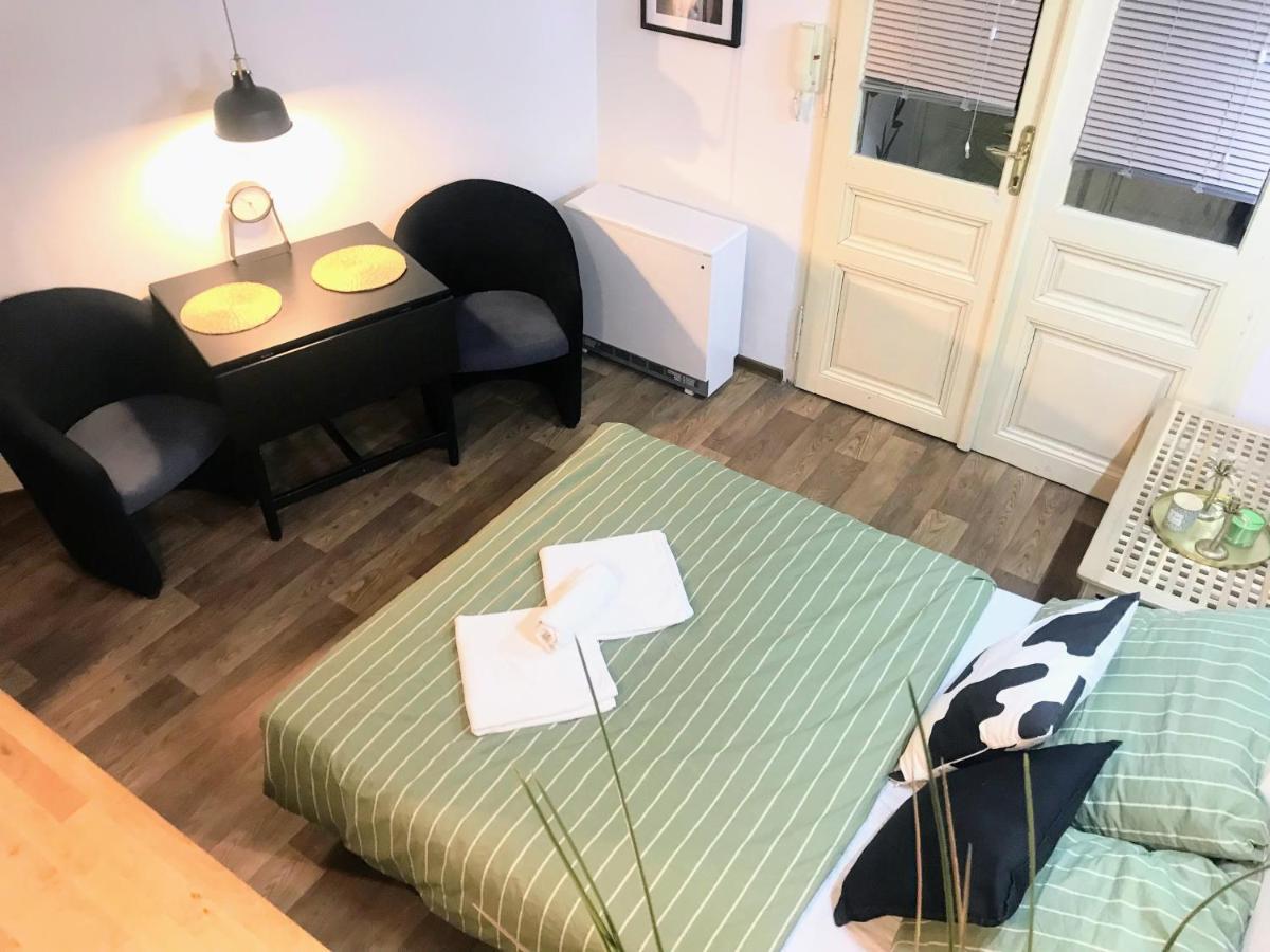 Fun Tiki Vibe / Charles Bridge / Netflix Apartmán Prague