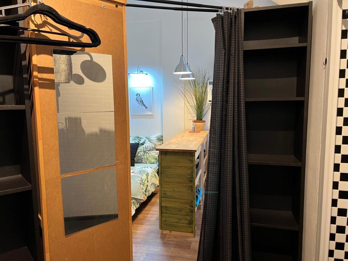 Fun Tiki Vibe / Charles Bridge / Netflix Apartmán